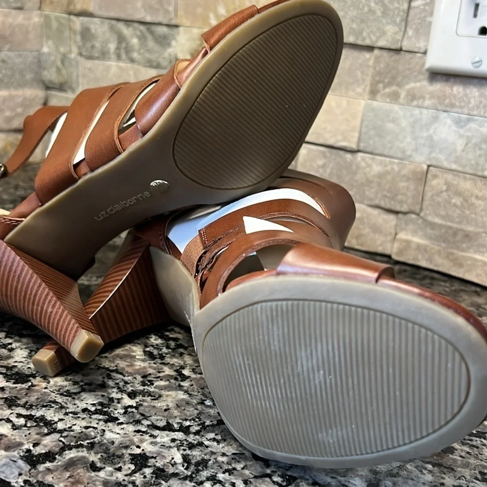 Lis Claiborne open toe heel/boot